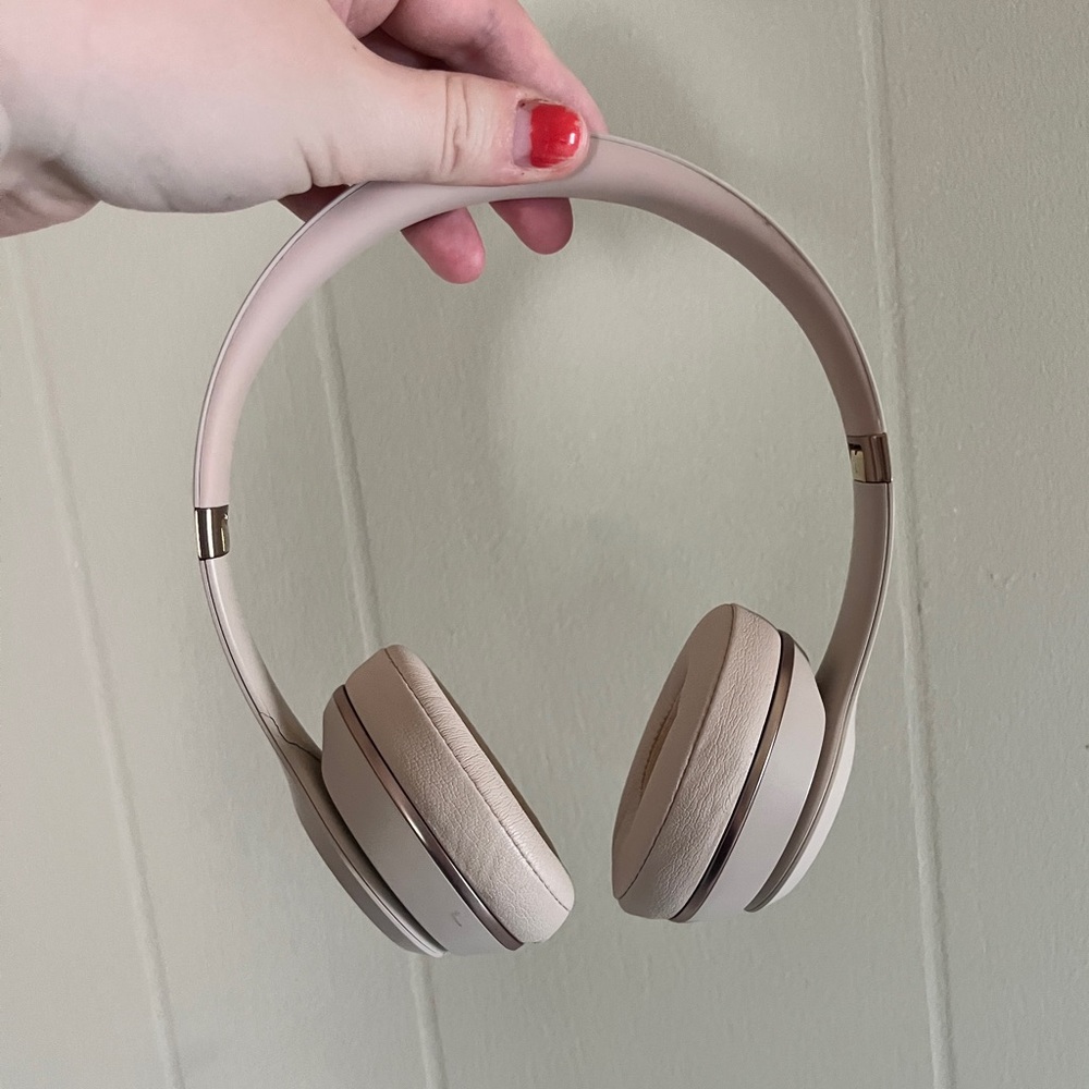Wireless Rose gold Beats By Dre. With case